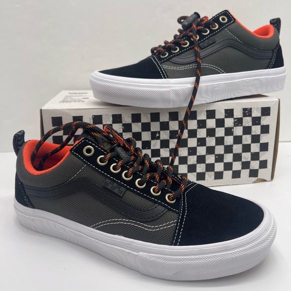 Vans Men's Skate Old Skool
Spitfire Black/Flame
VN0A5FCBBFM Sneakers - Picture 15 of 16